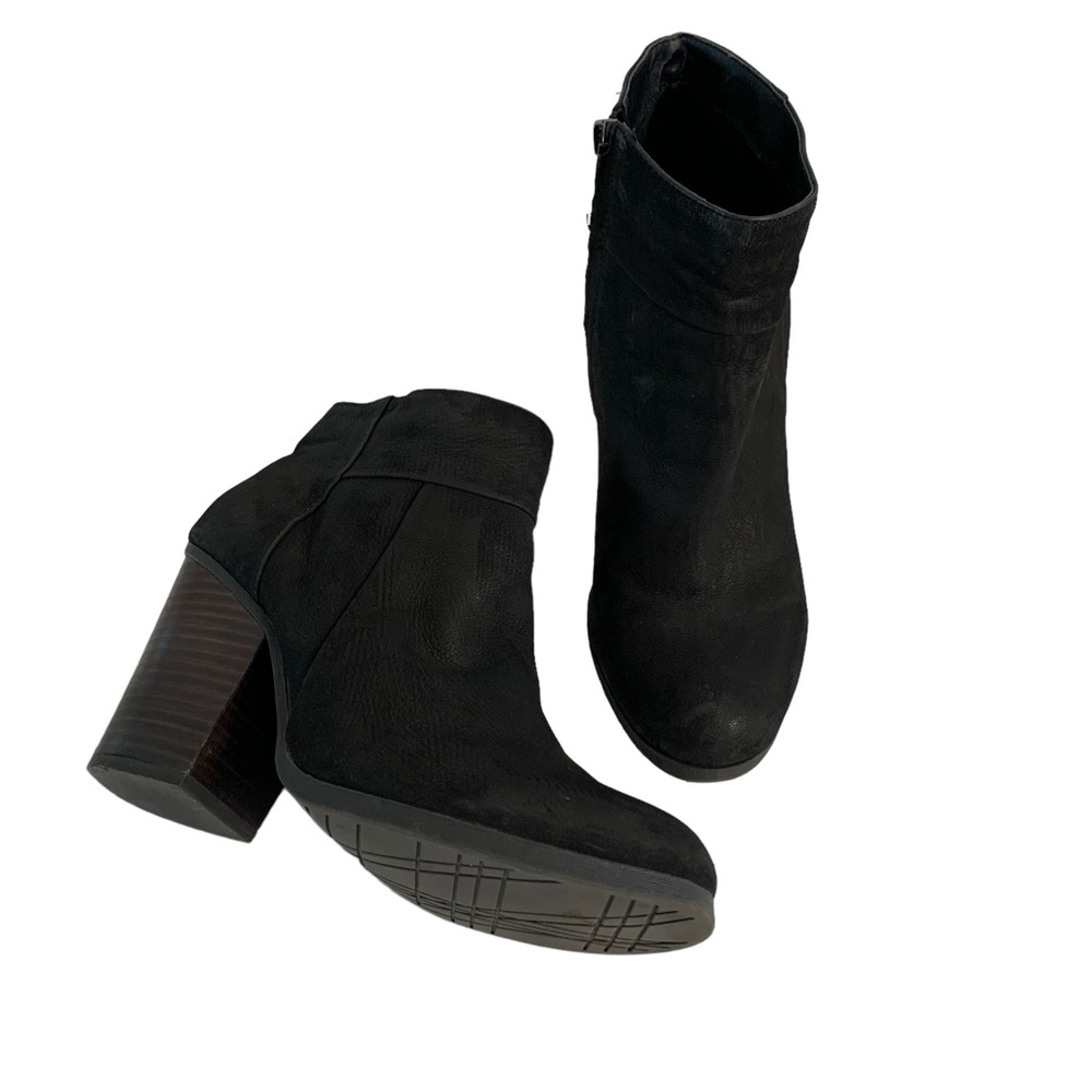 KENNETH COLE Reaction Might Be Suede Booties